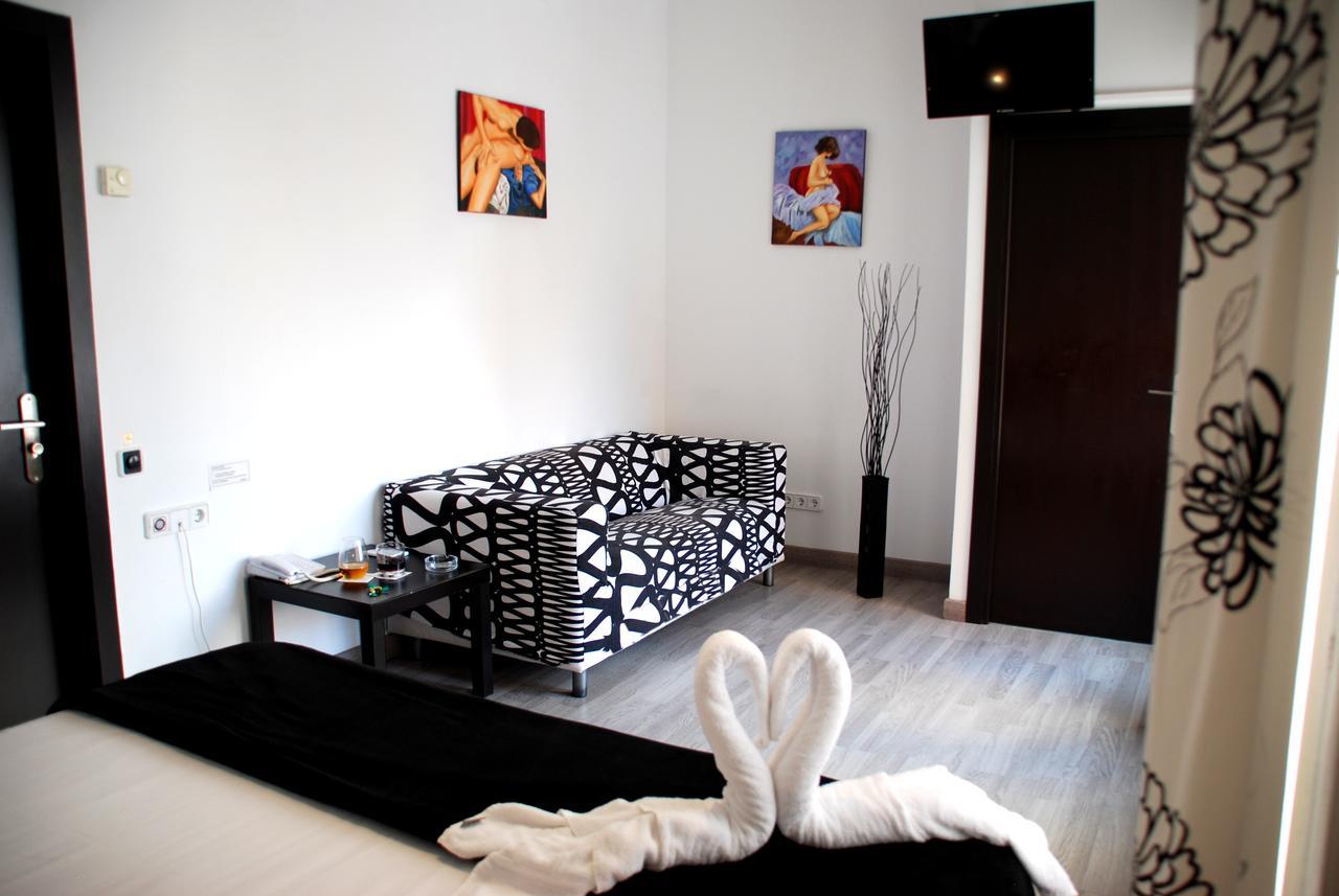 Casita Amarilla Hotel del amor