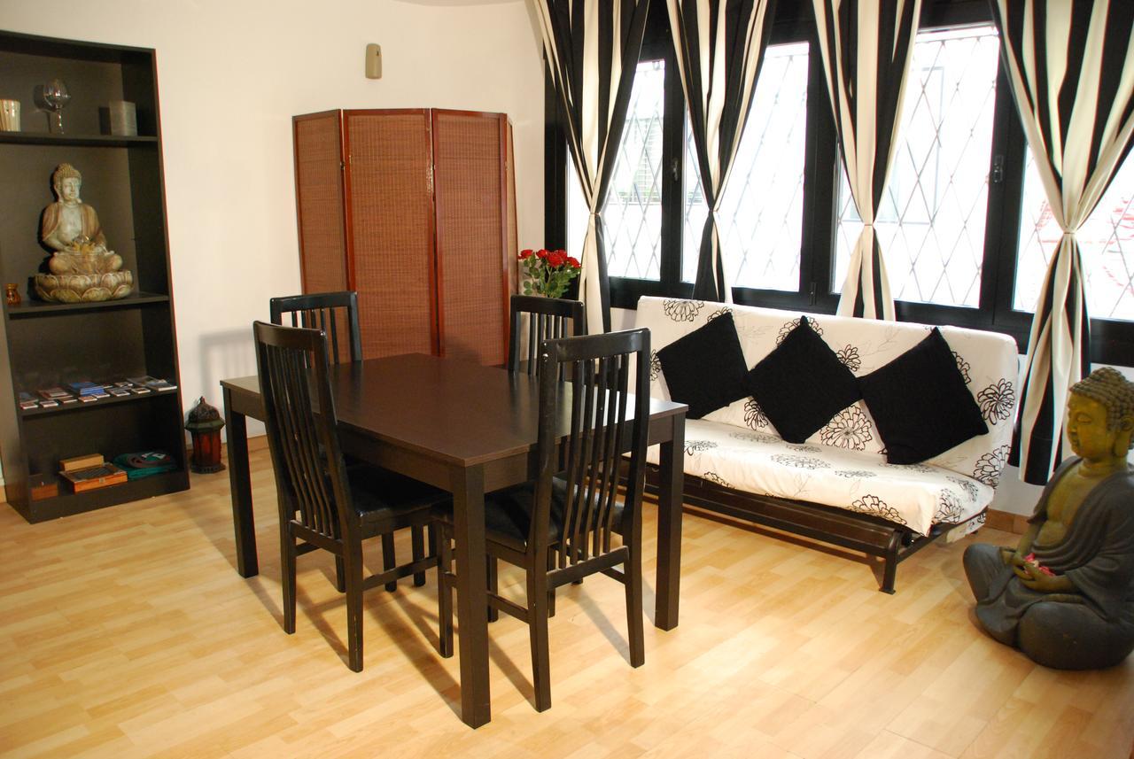 Hotel del amor Casita Amarilla Barcelona