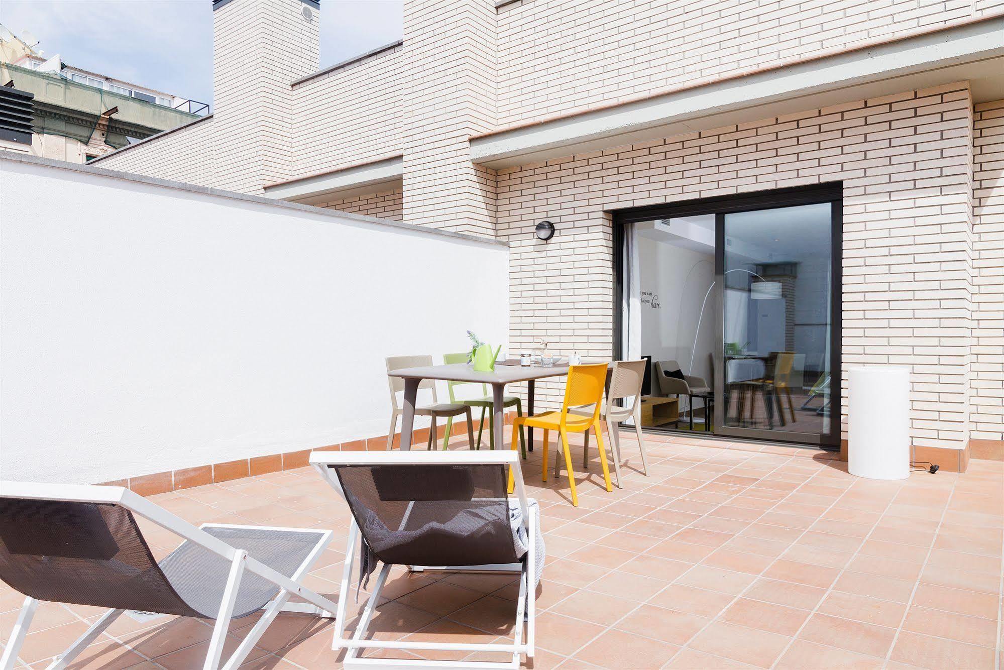 Feelathome Plaza Apartamento *