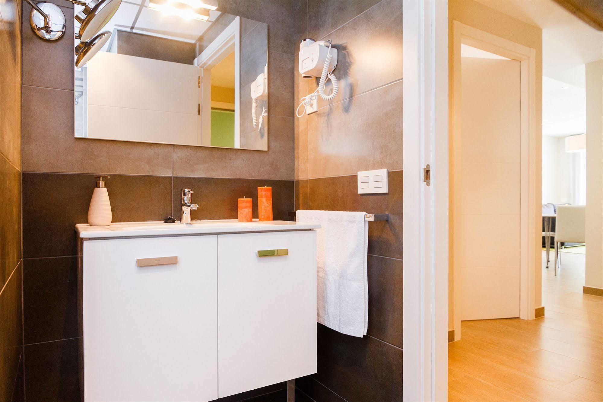 Feelathome Plaza Apartamento