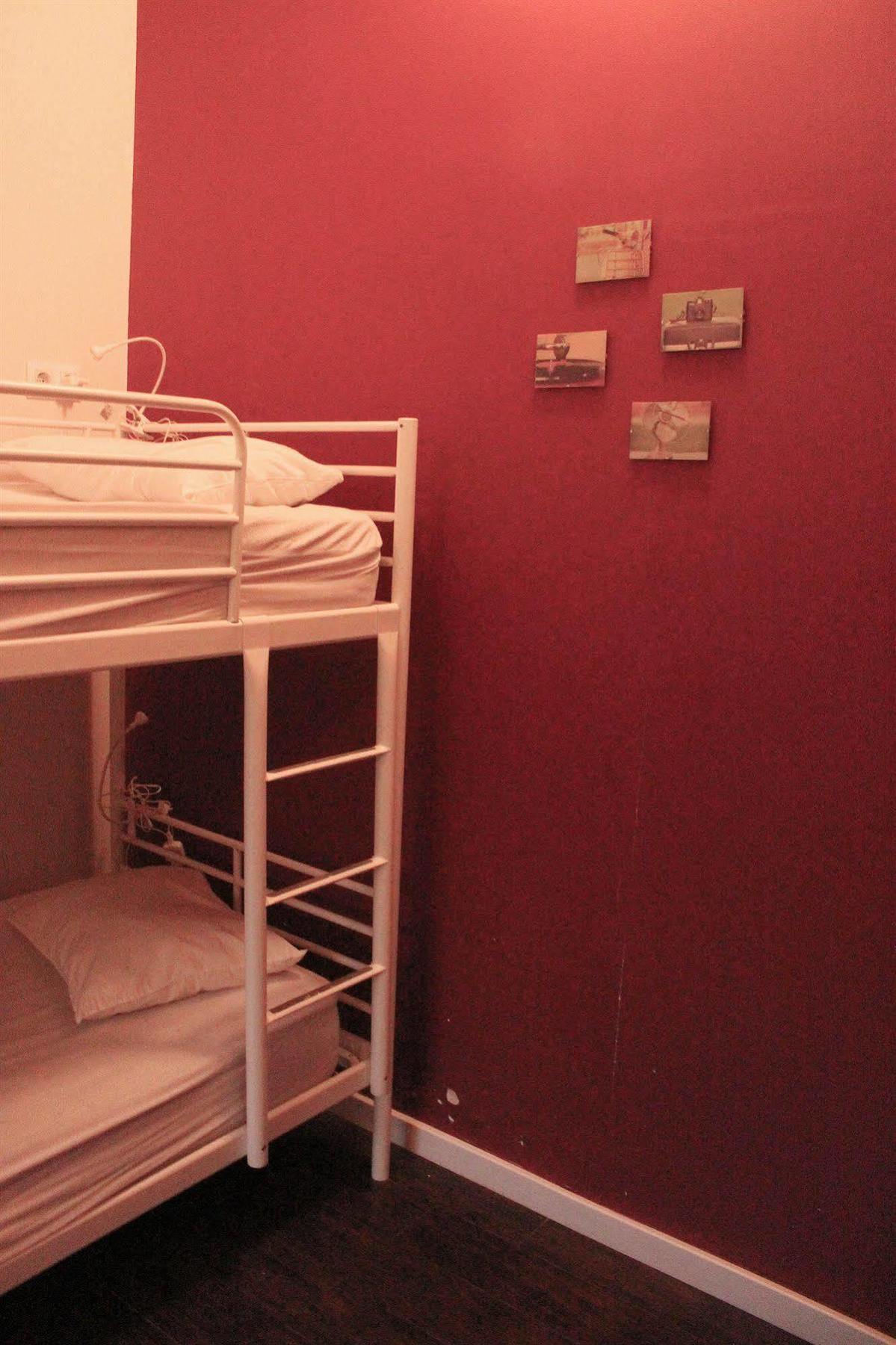 Hostal 360 *