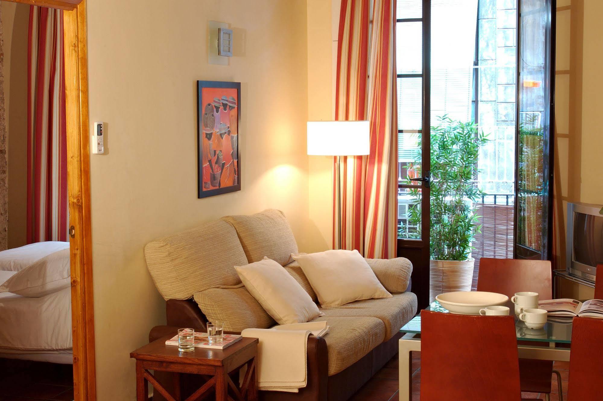 Ainb Ramblas-guardia Apartamento *