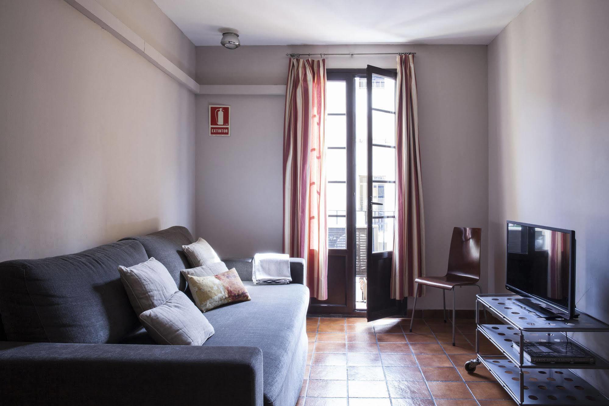 Ainb Ramblas-guardia Apartamento *