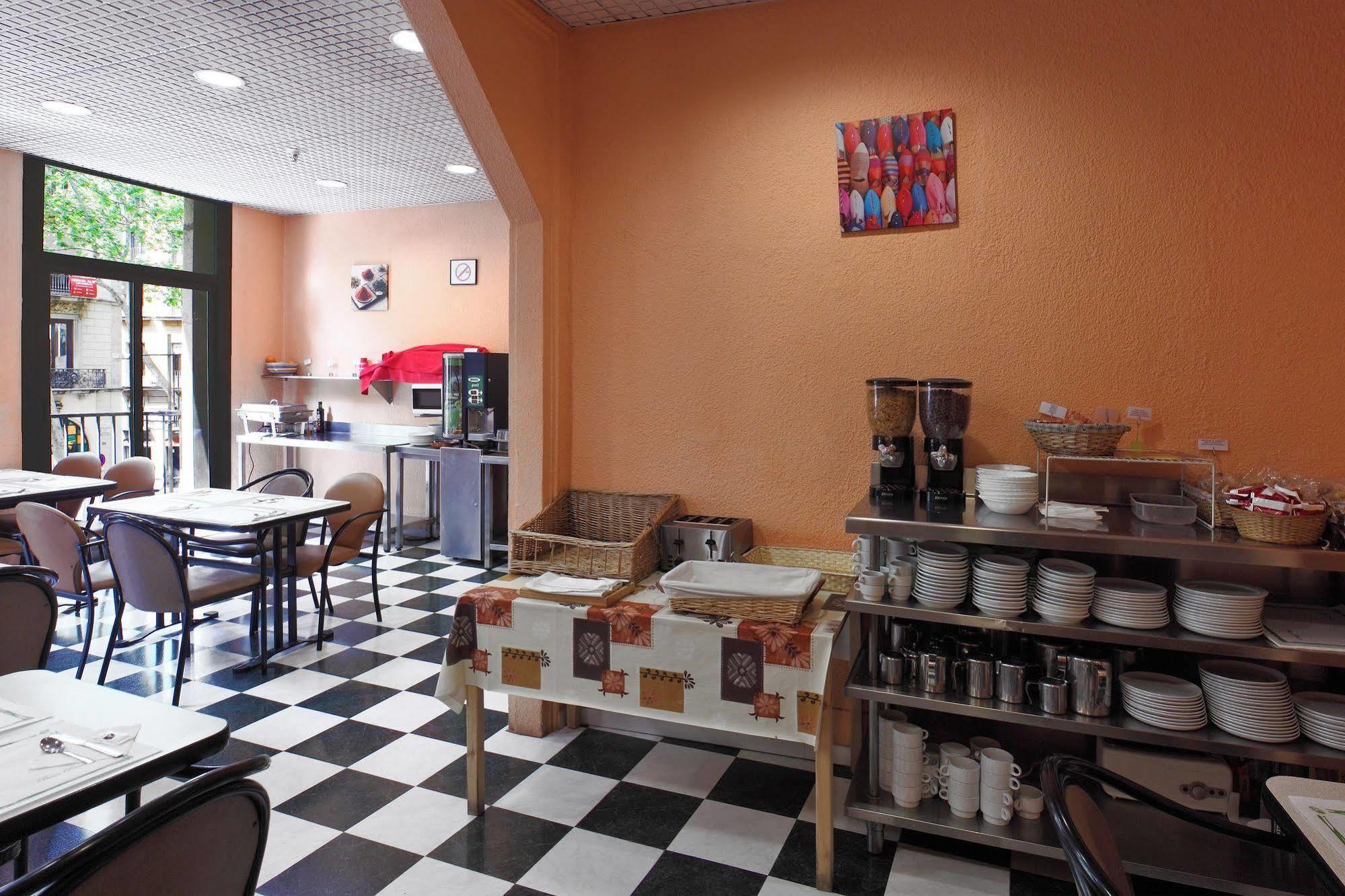 Cuatro Naciones Hotel