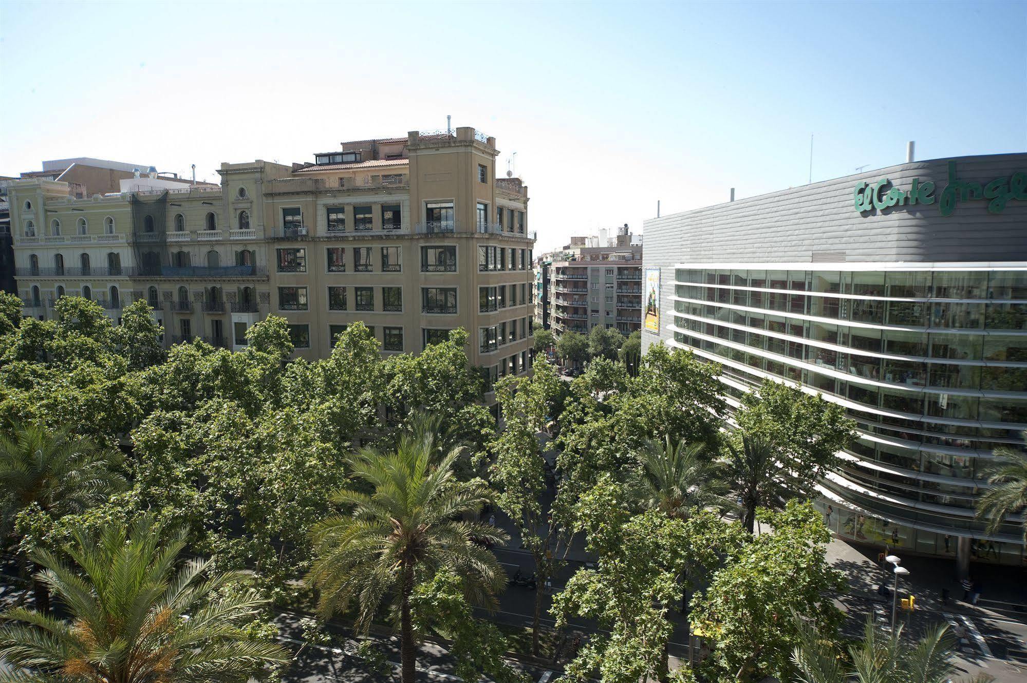 Stylish Diagonal Apartment Barcelona