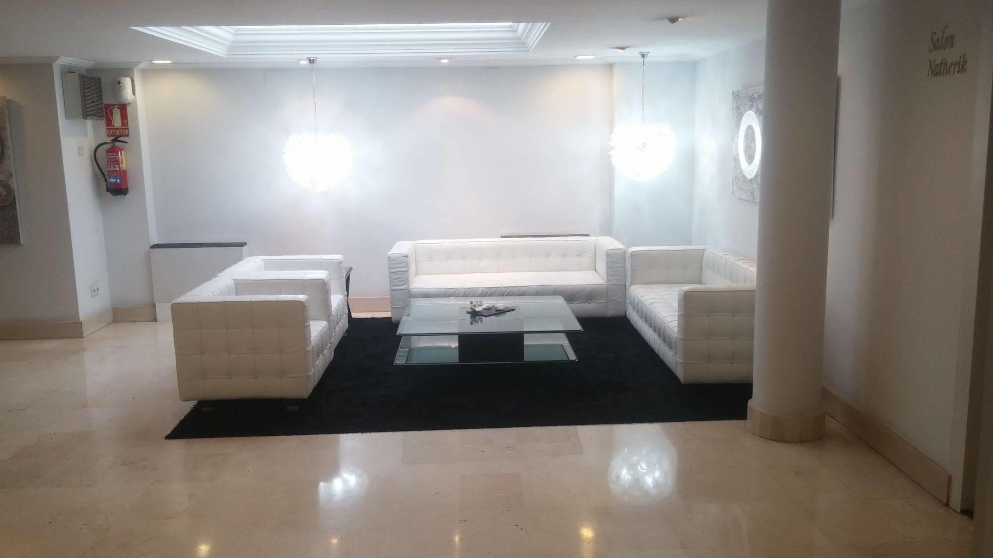 Abbot Hotel 4*