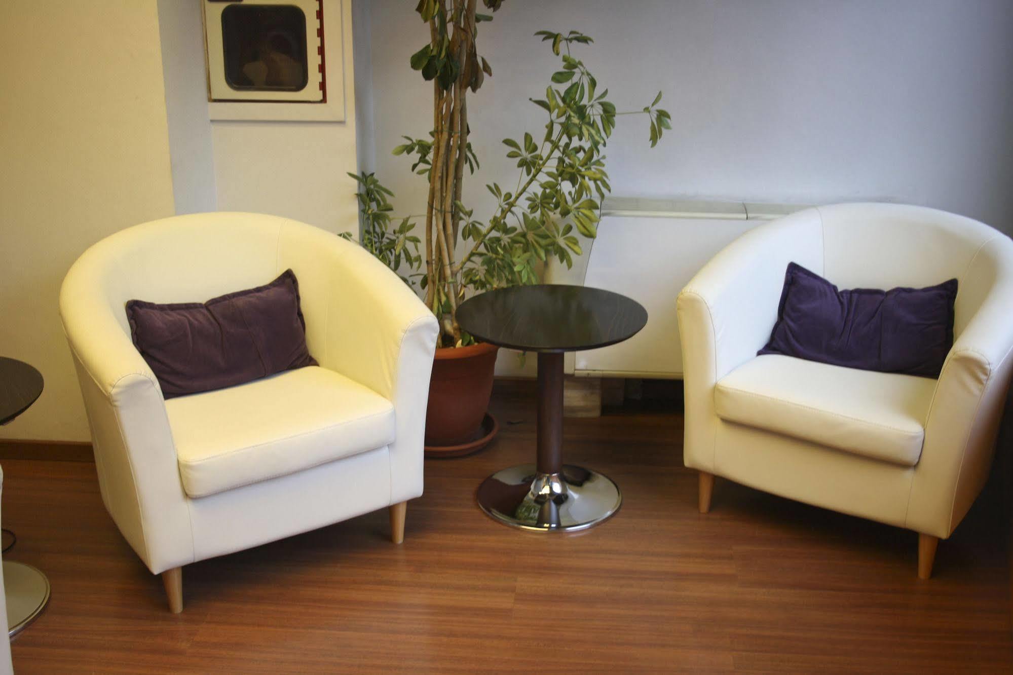 Abbot Hotel 4*