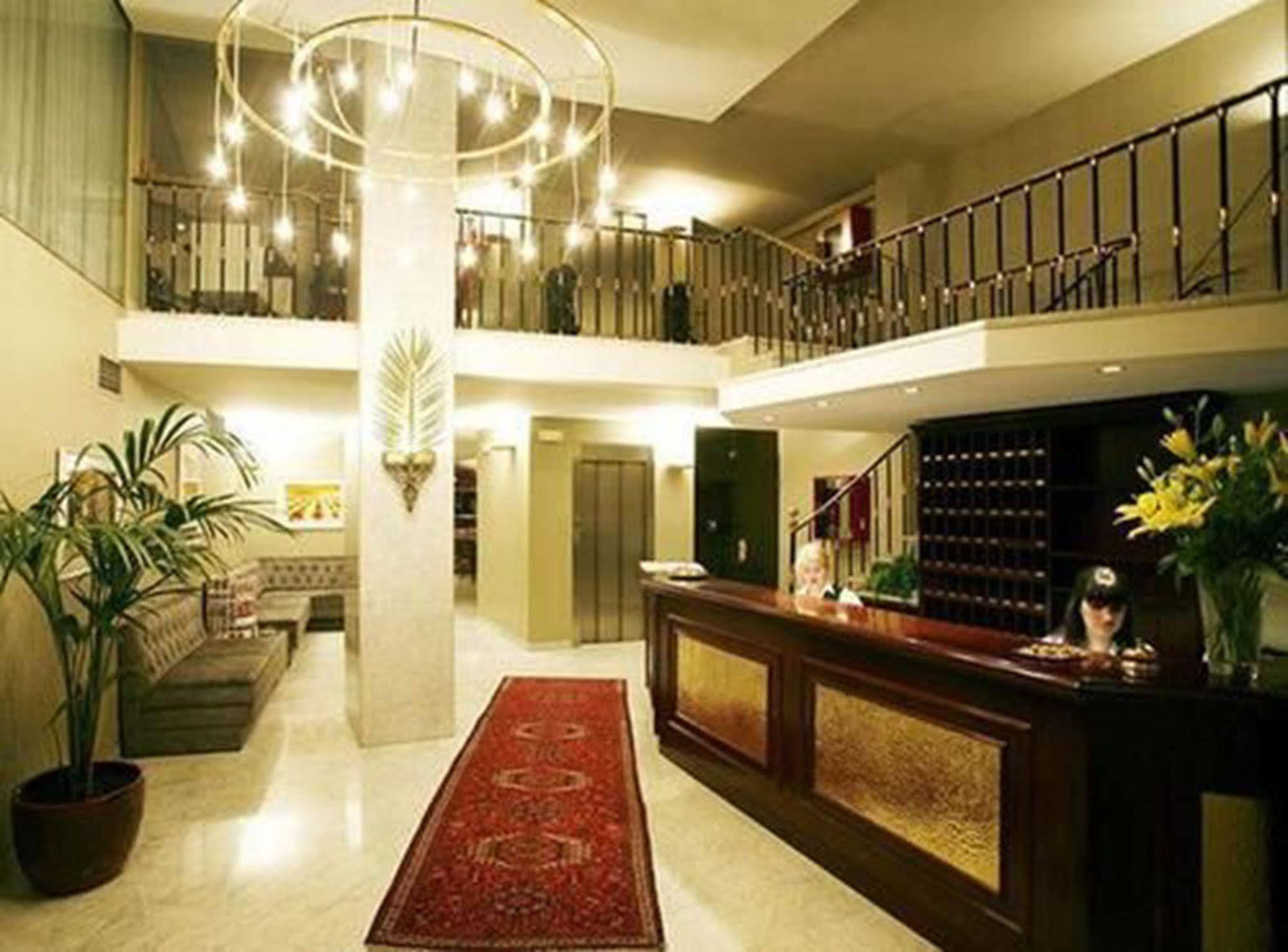 Hotel Caledonian