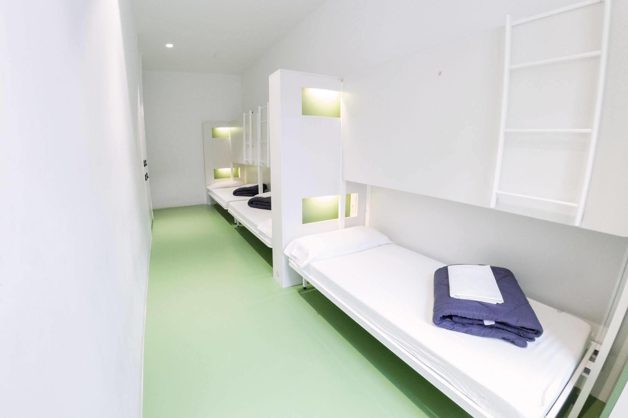 Sant Jordi Rock Palace Hostal