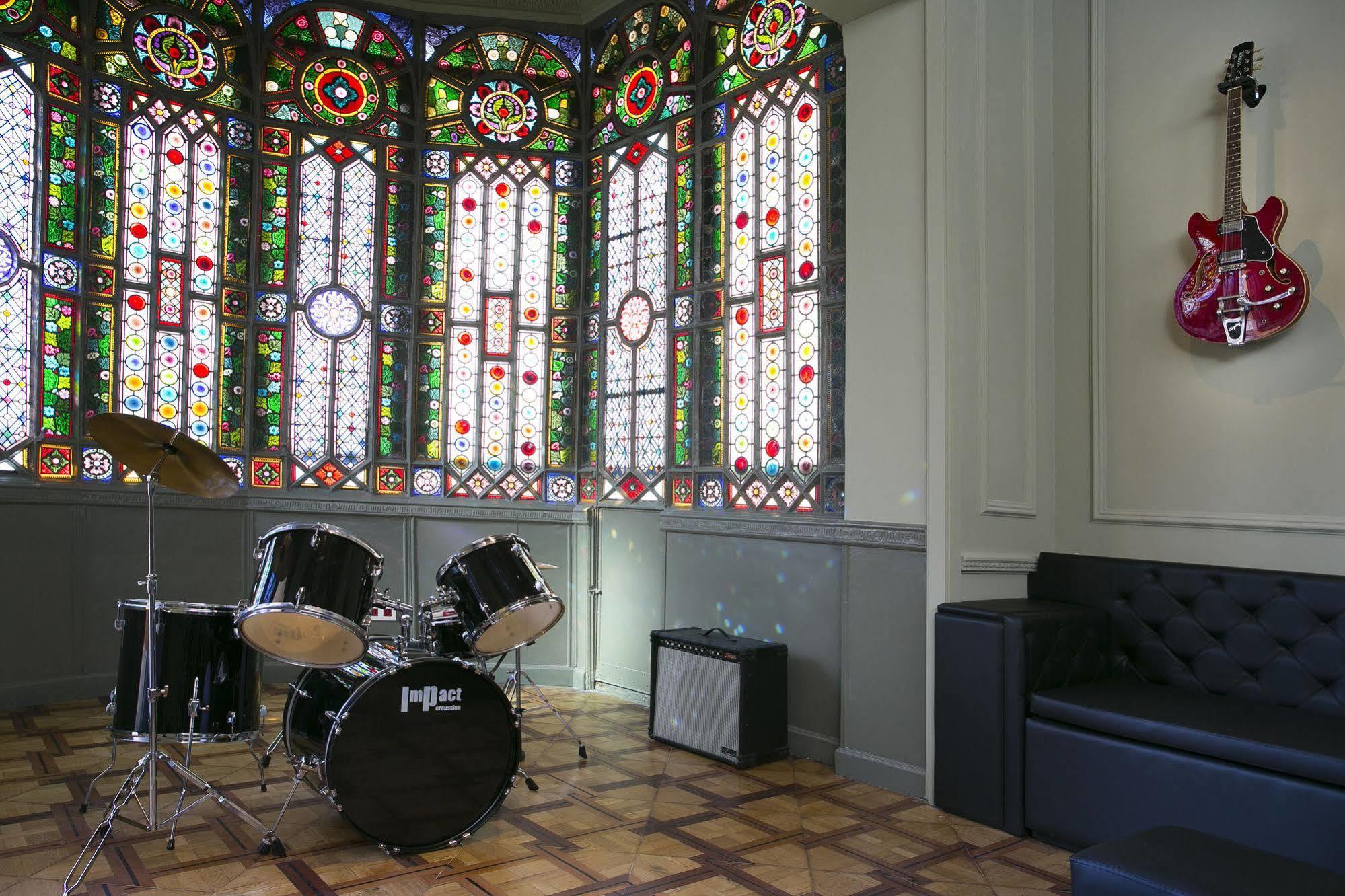 Sant Jordi Rock Palace Hostal Barcelona