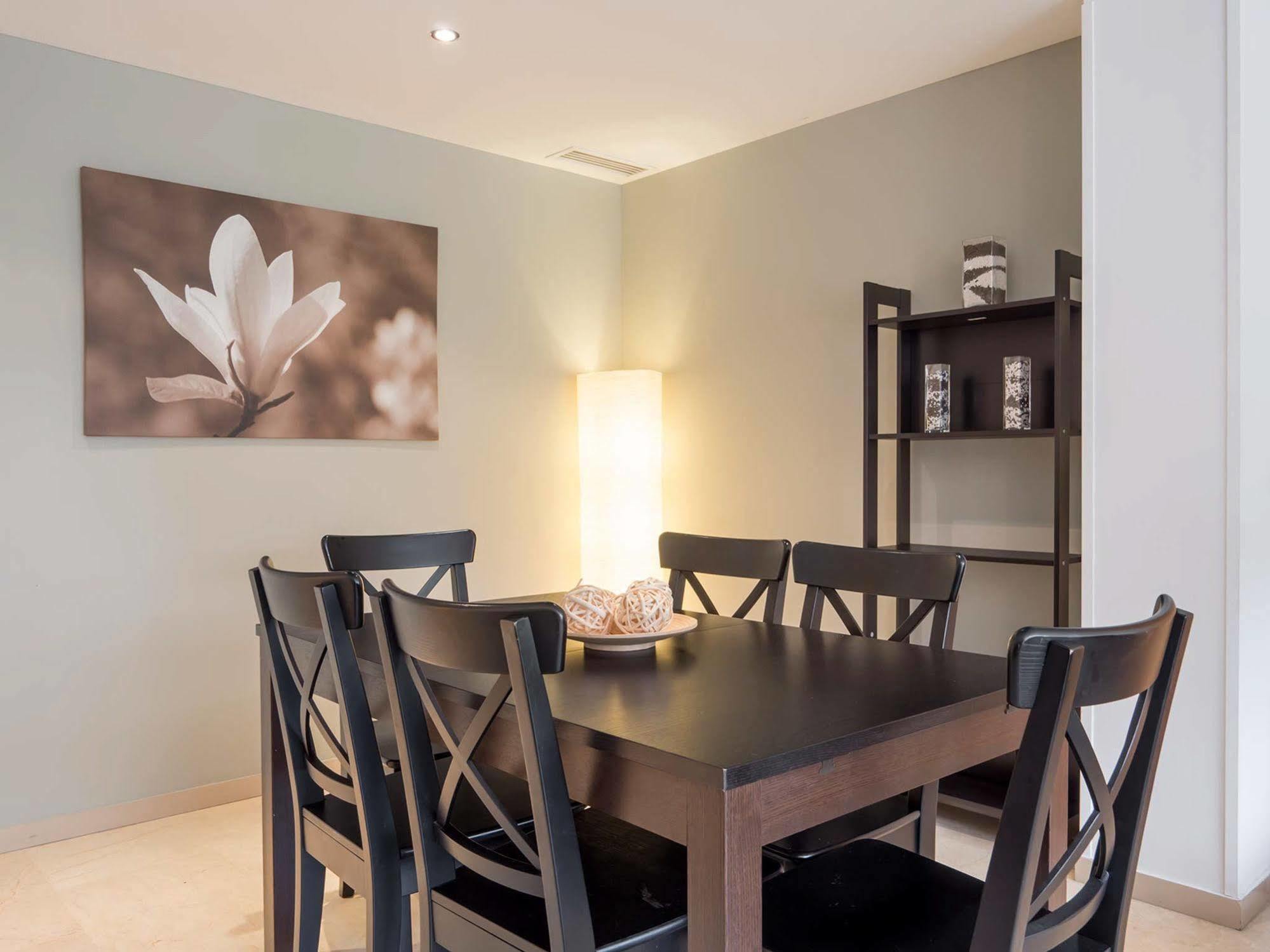 Rent Beach-diagonal Mar Apartment