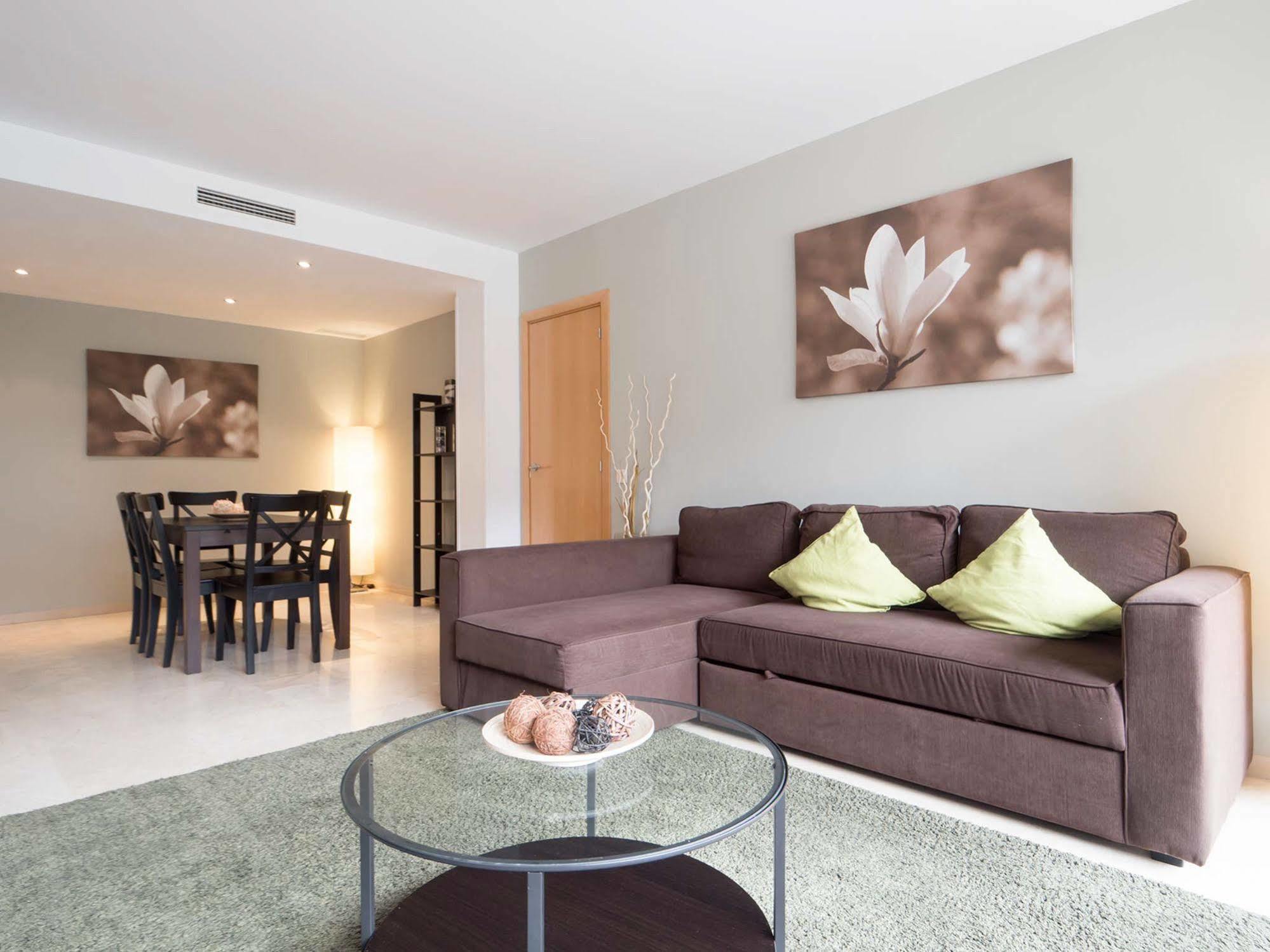 Rent Beach-diagonal Mar Apartment *