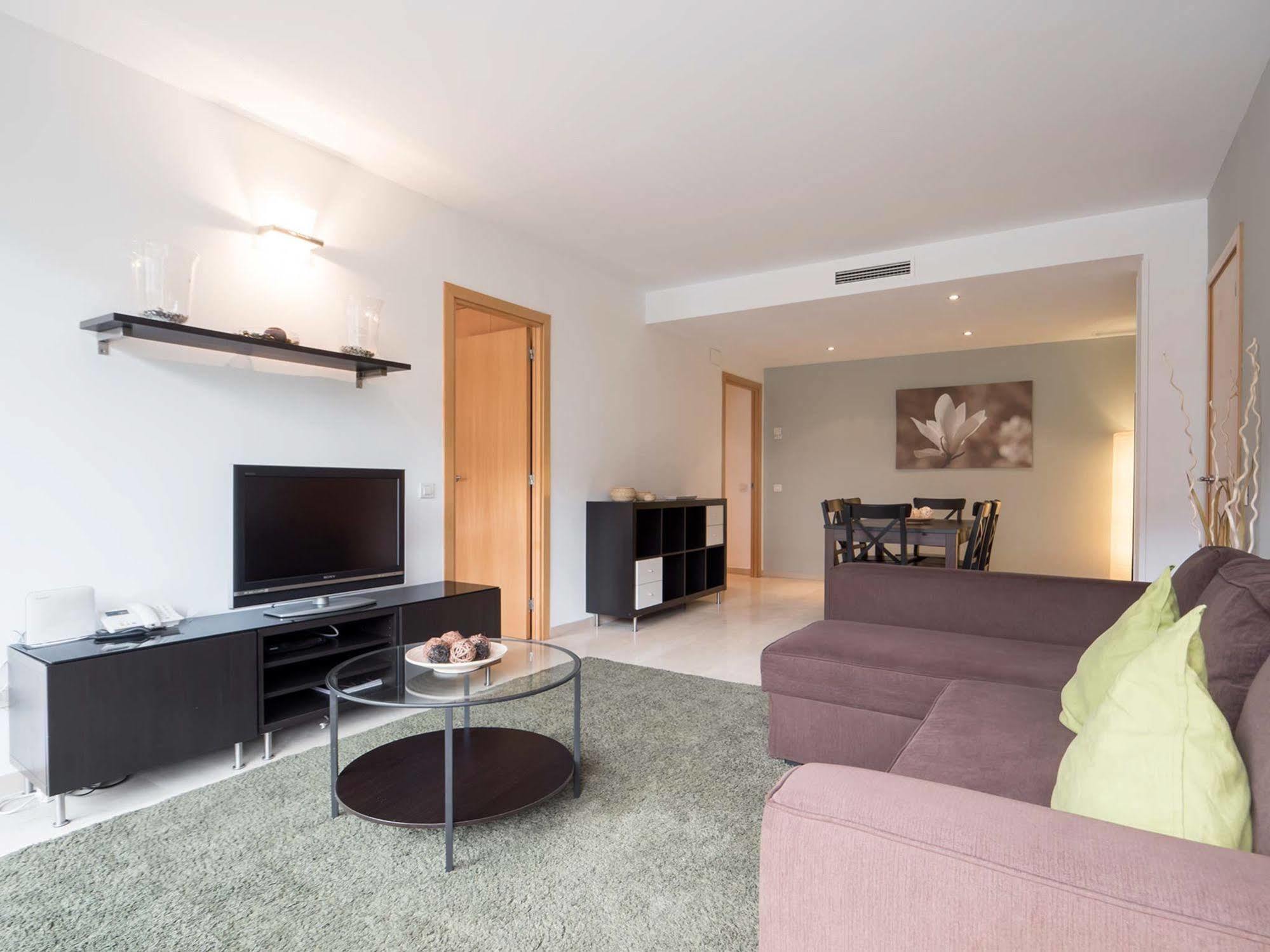 Rent Beach-diagonal Mar Apartment