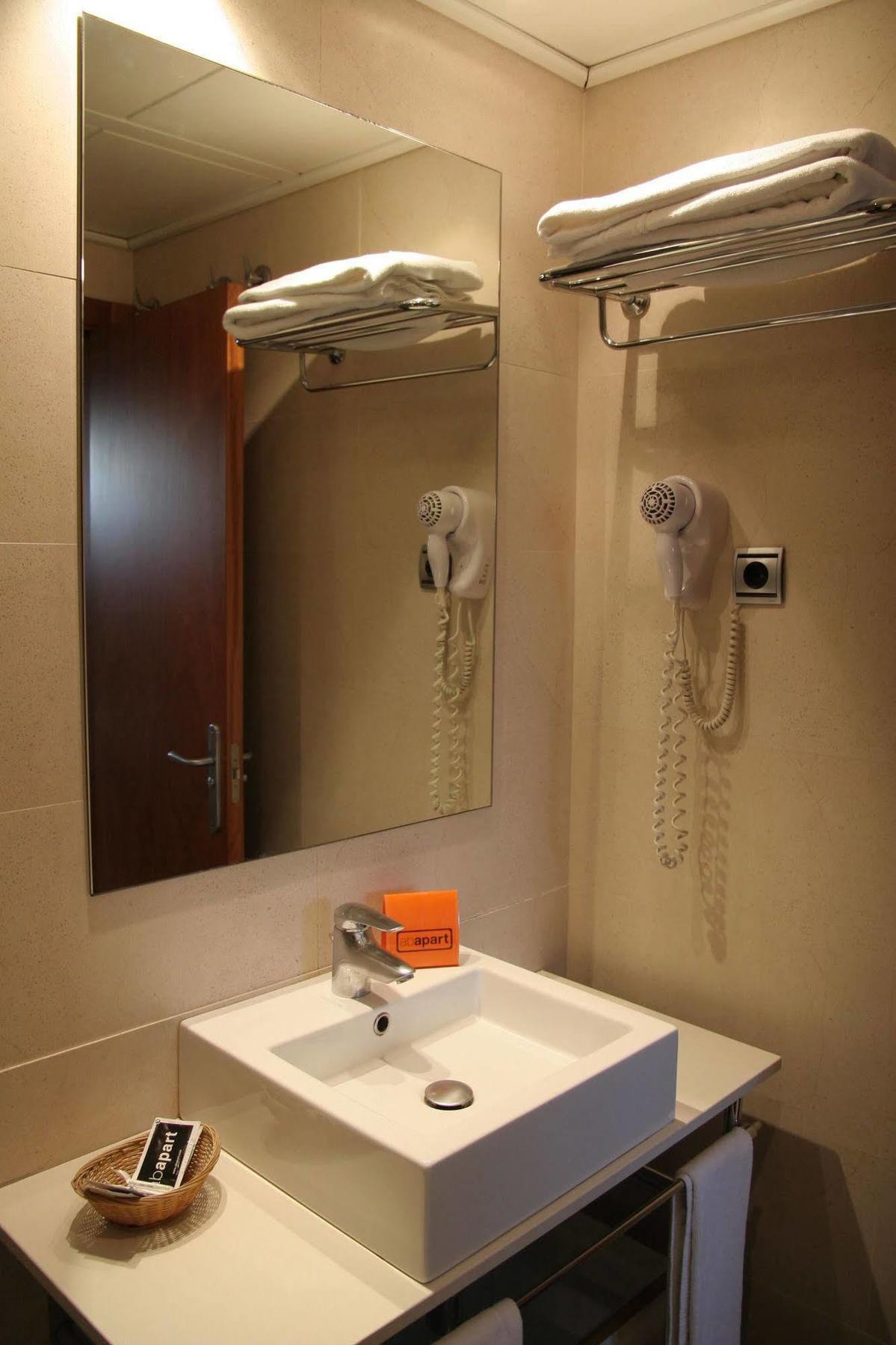 Arago565 Aparthotel