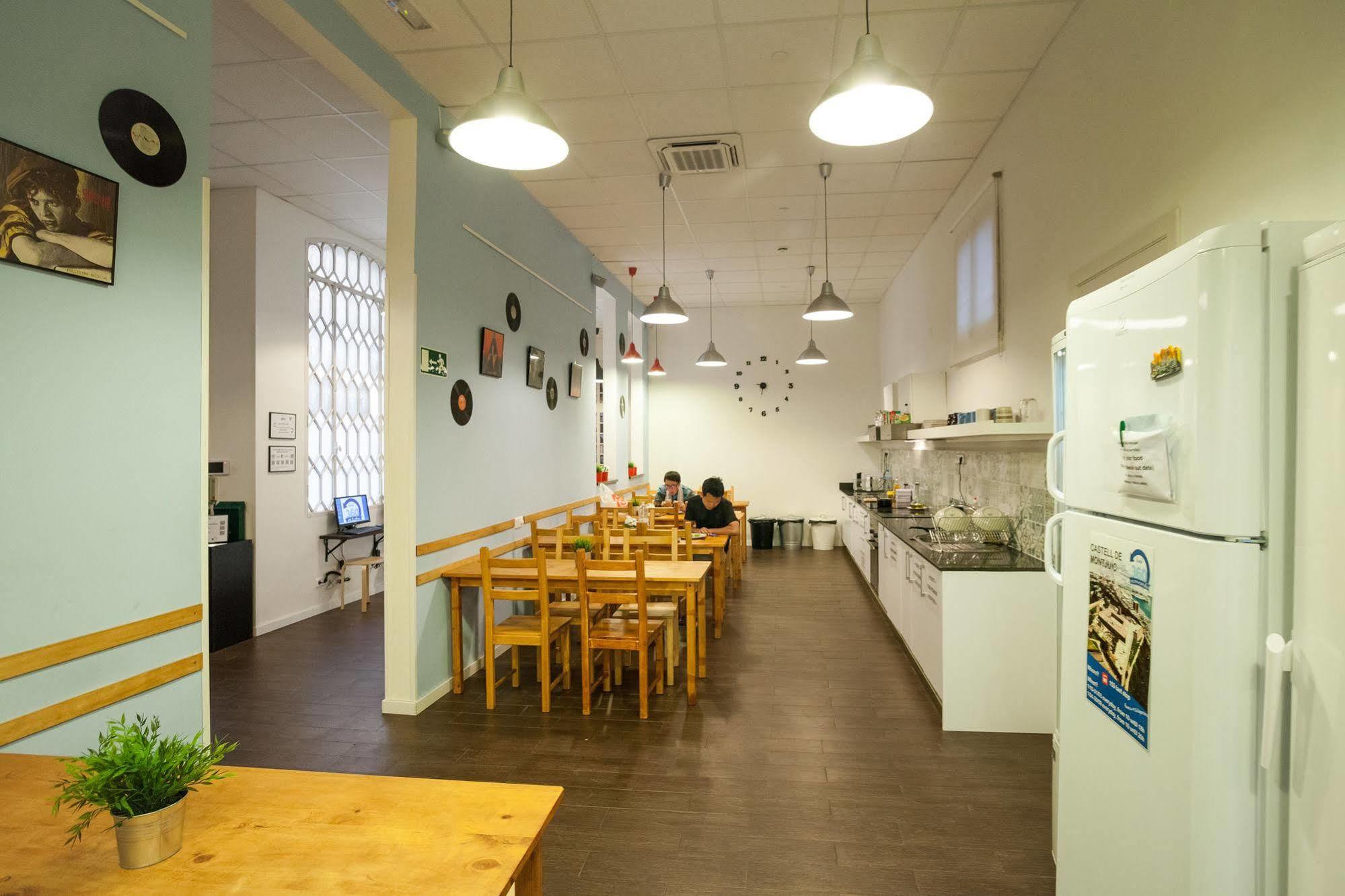 Hostal 360 Borne *