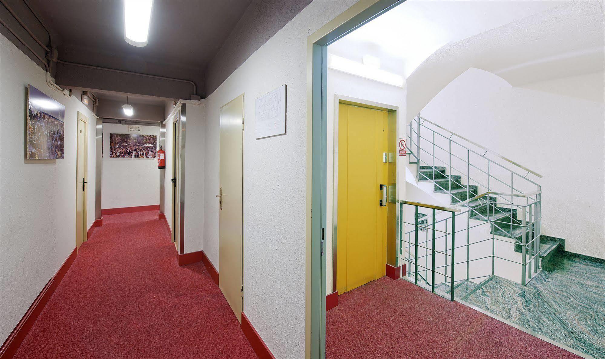 Hostal Barcelona Pensión 2*