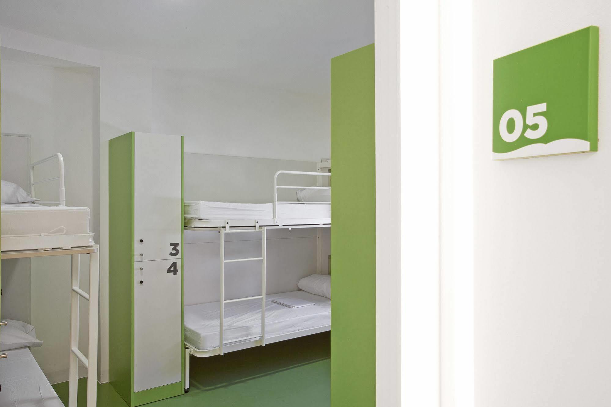 Hostal Sant Jordi Gracia *