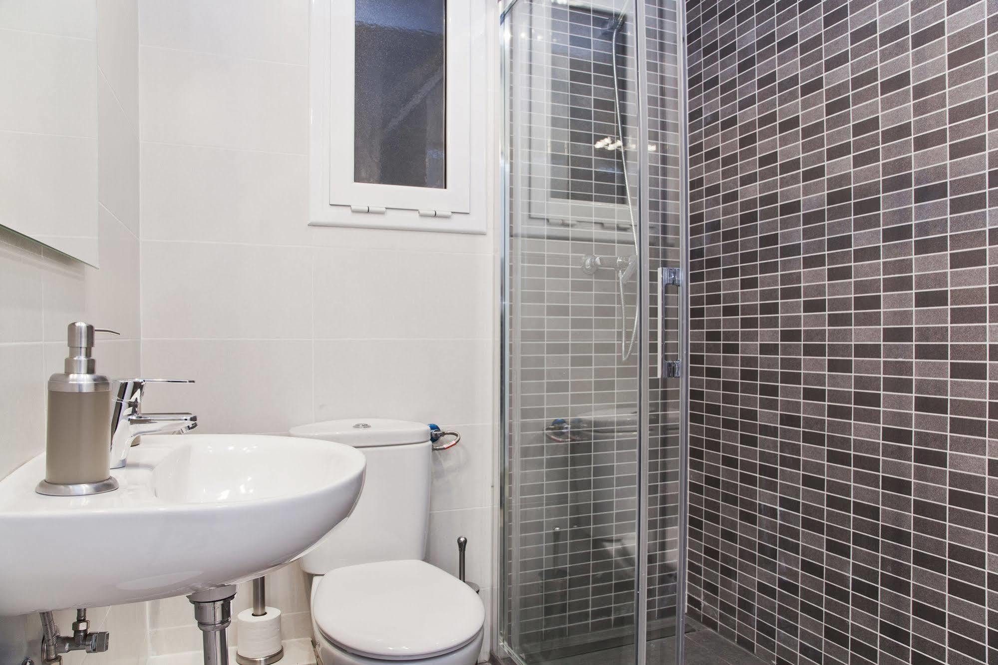 Apartamento Flateli Roger 1 *
