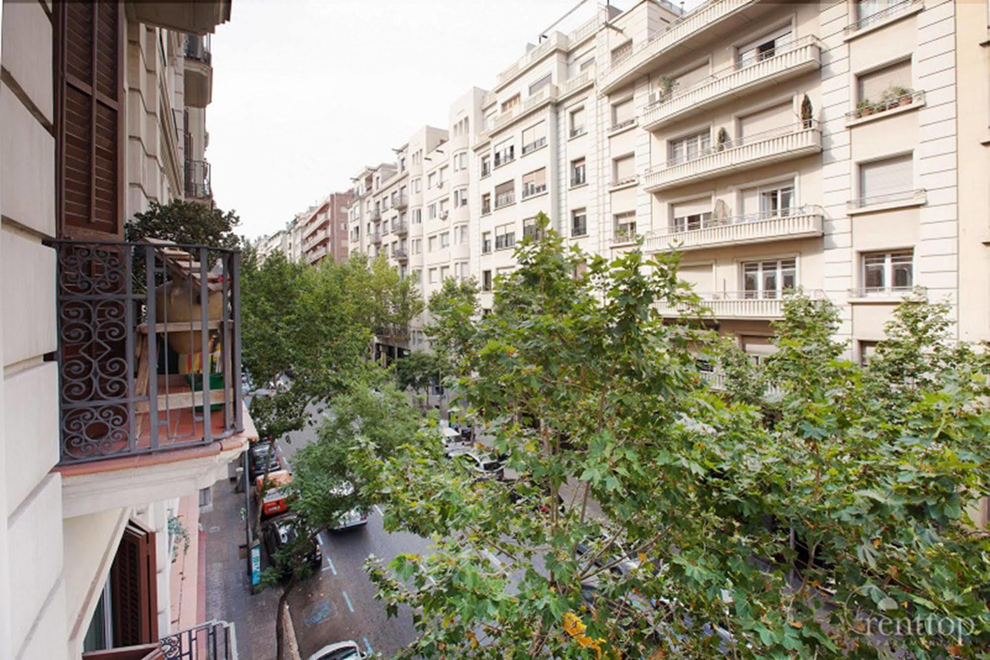 Rent Diagonal-aribau 3*