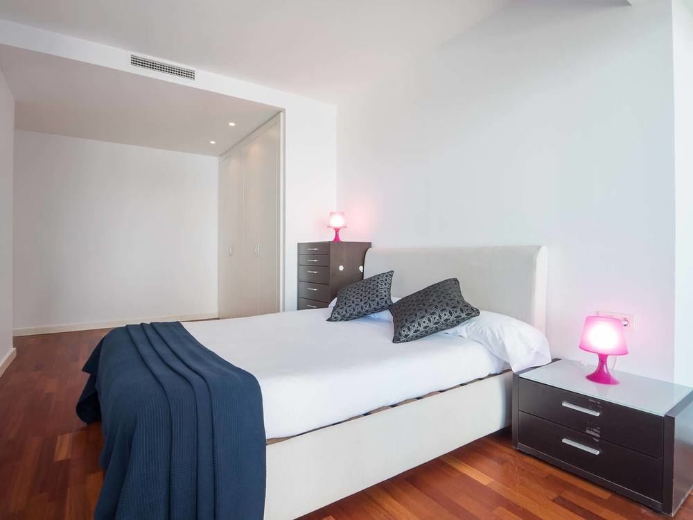 Rent Beach-diagonal Mar *