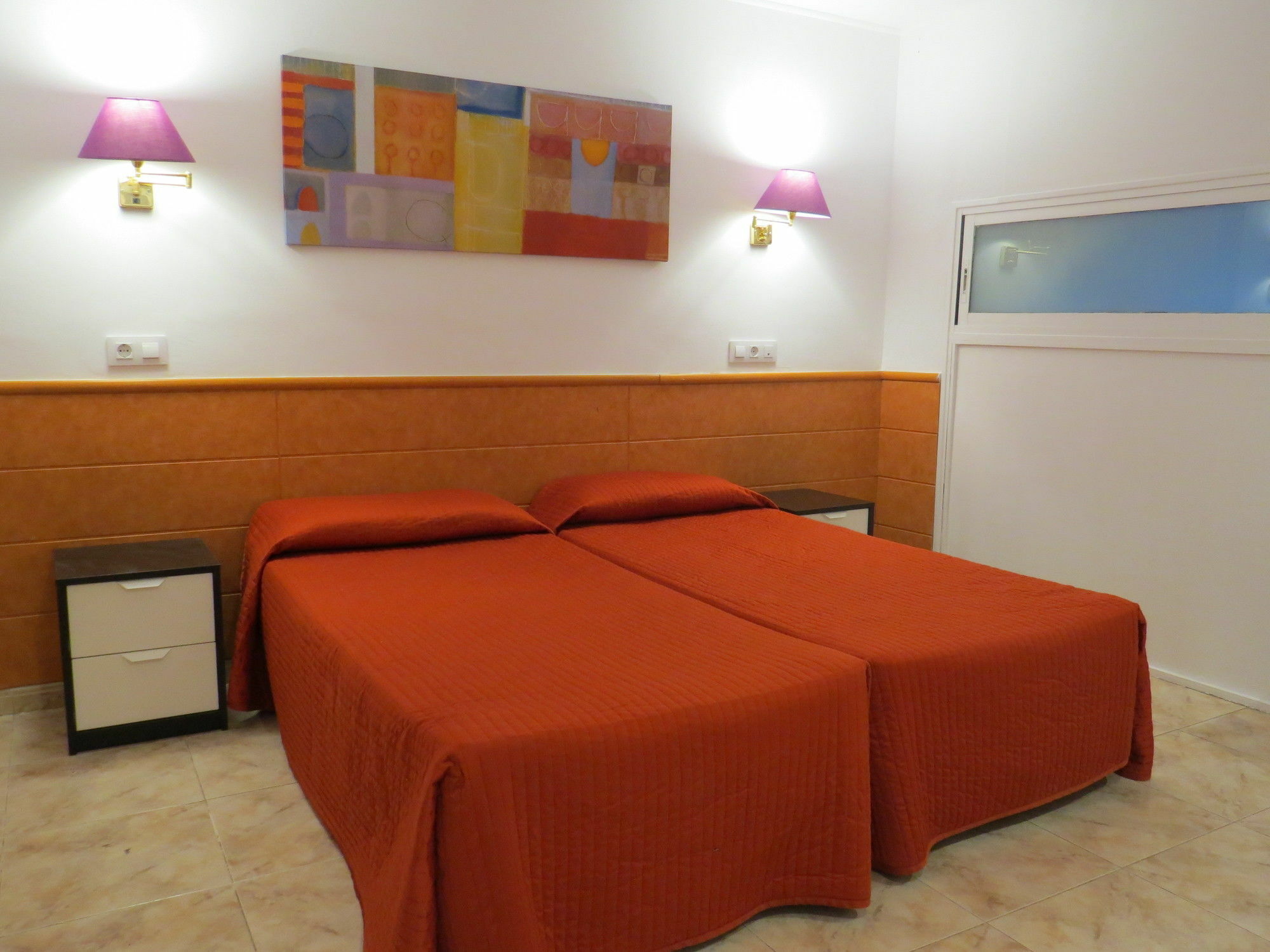Barcelona City Rooms Guest house 2*