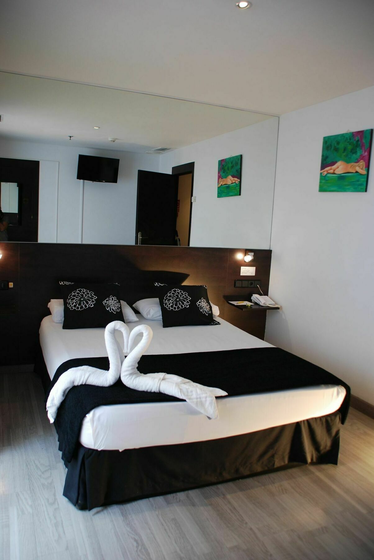 Hotel del amor Casita Amarilla Barcelona