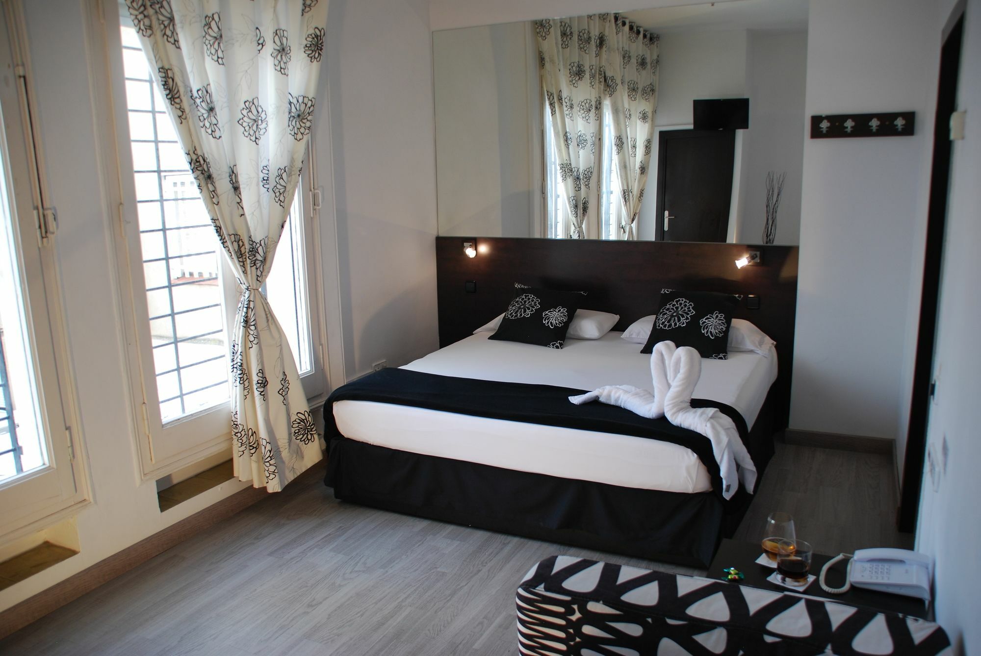 Hotel del amor Casita Amarilla