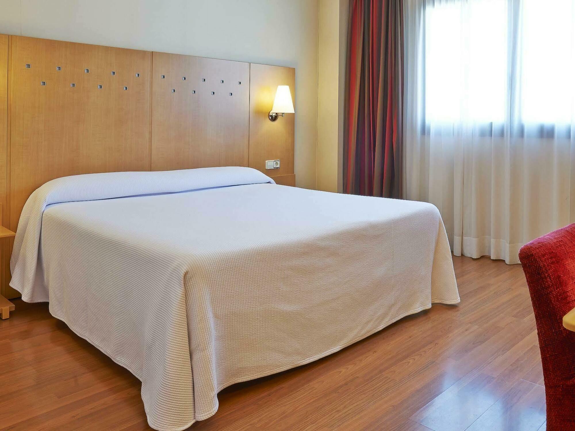 Hotel Catalonia La Maquinista 4*