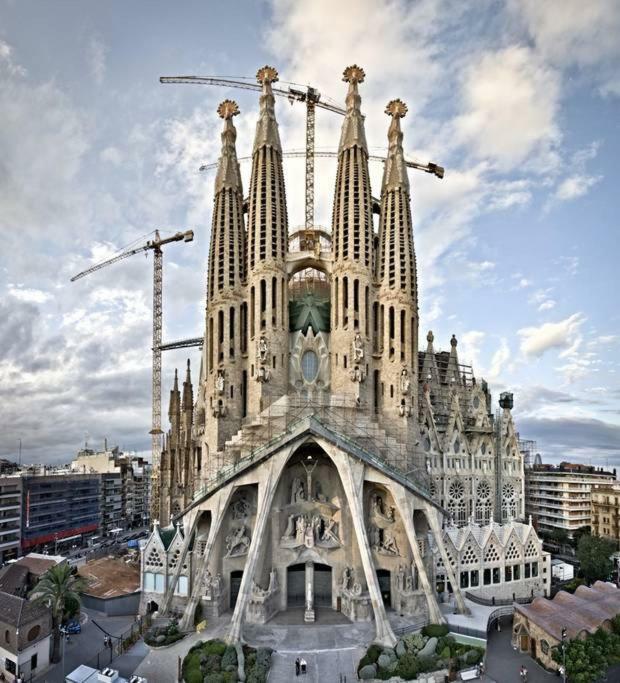 Lovely Double - Sagrada Familia