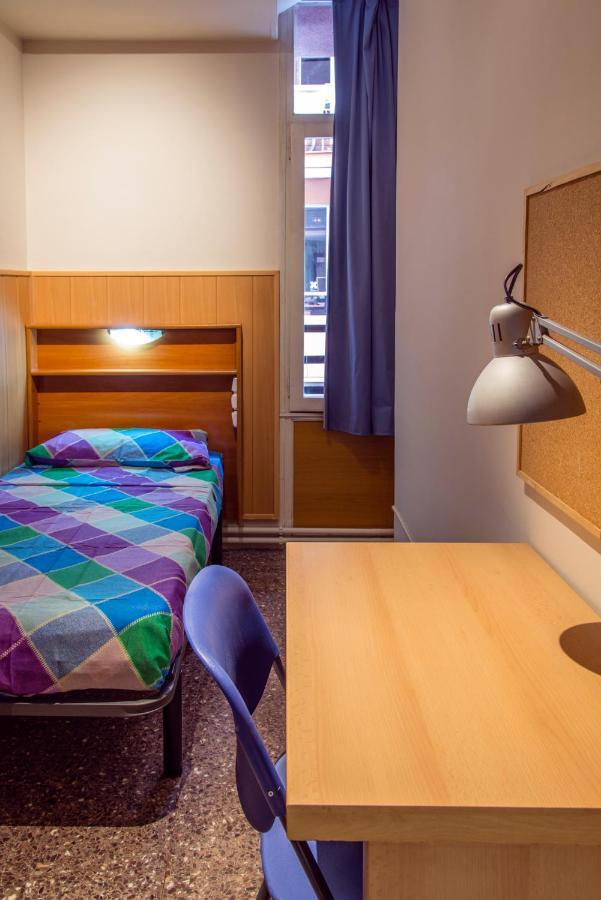 Residencia Sants Hostel *