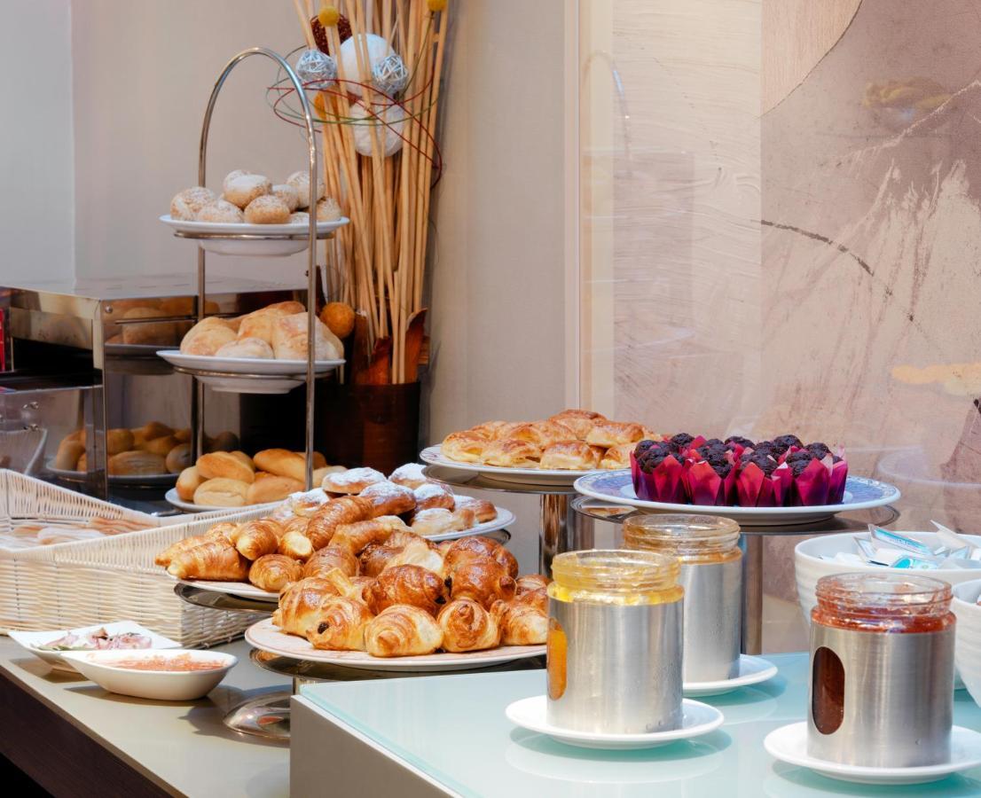 H10 Universitat 4* Barcelona
