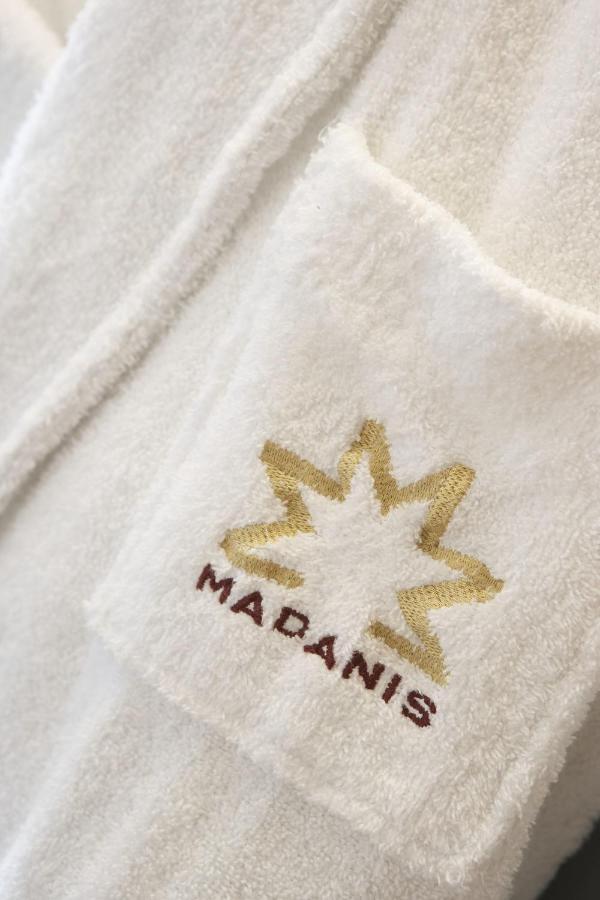 Madanis
