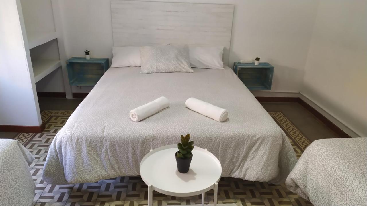 V Hostal 2*