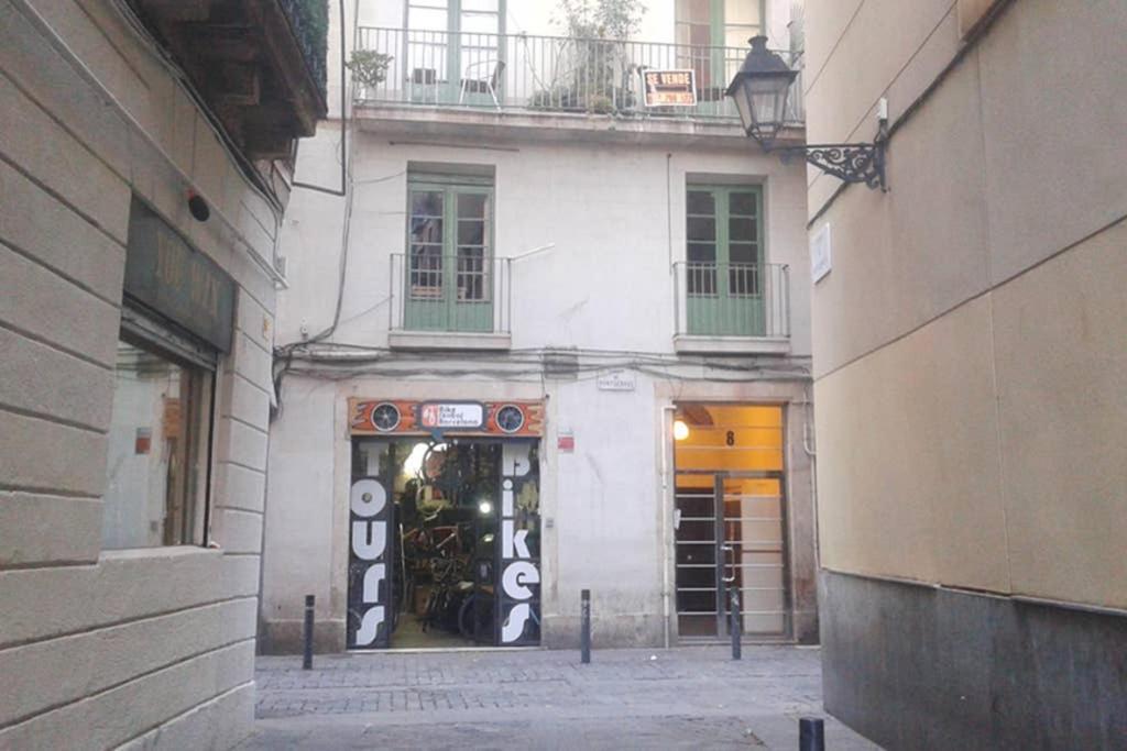 7 Pax Montserrat Ramblas Barcelona Barcelona