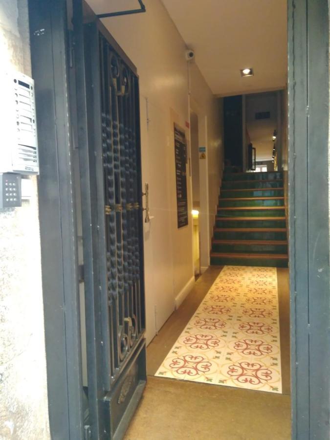 Ainb Ramblas-guardia Apartamento