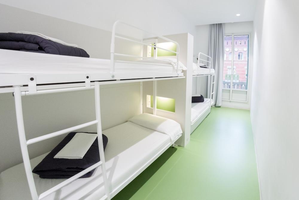 Sant Jordi Rock Palace Hostal