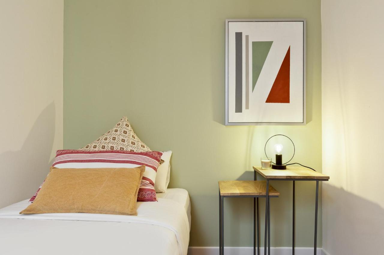 Diagonal By Olala Homes *