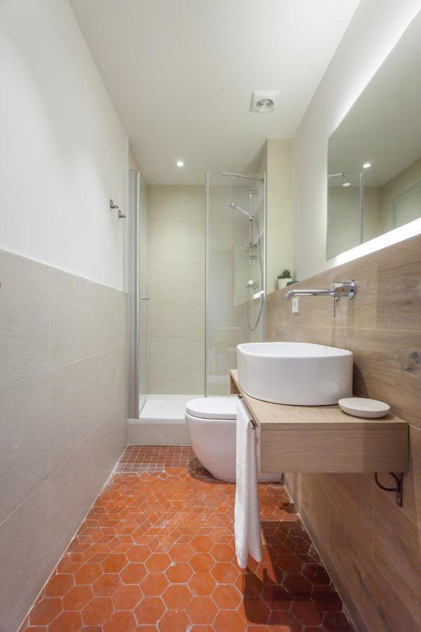 6 En Modernista En El Corazon De Apartment *