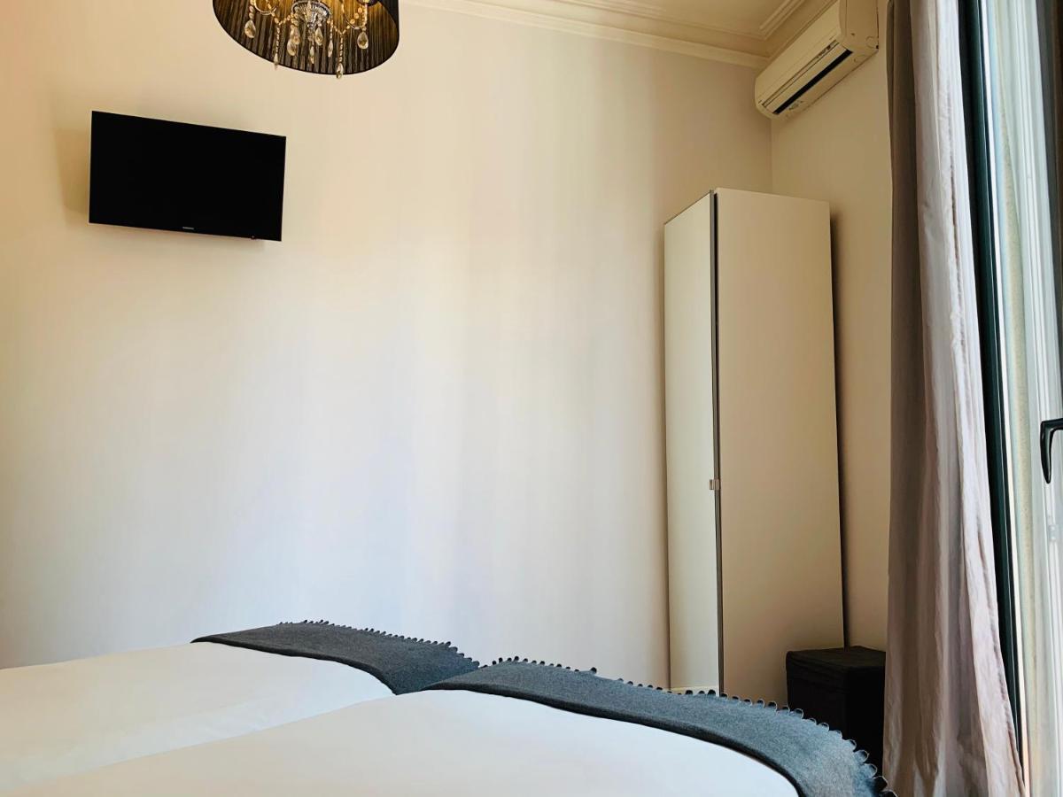 Aptbcn Super Balmes Apartment Barcelona