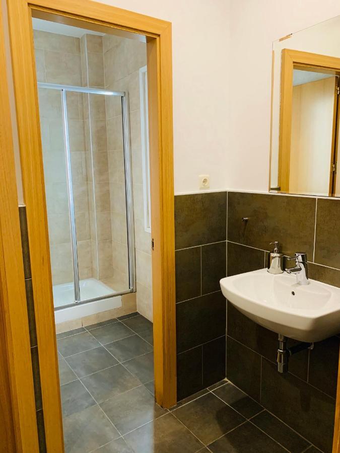 Aptbcn Super Balmes Apartment *