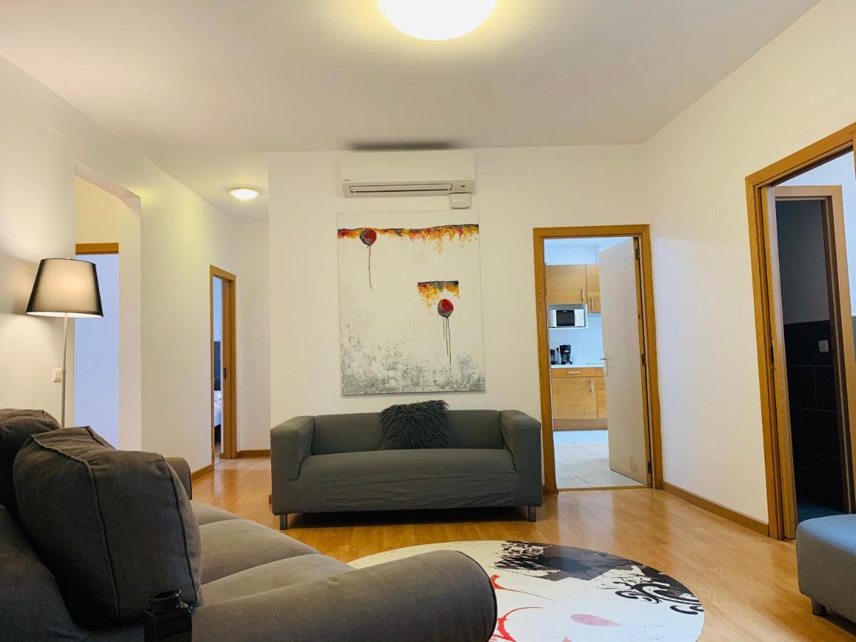 Aptbcn Super Balmes Apartment *