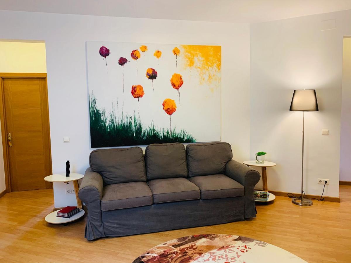 Aptbcn Super Balmes Apartment