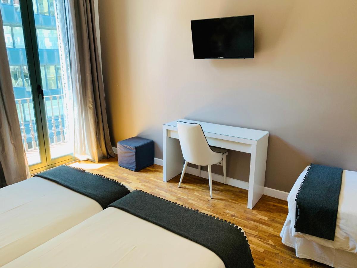 Aptbcn Super Balmes Apartment Barcelona