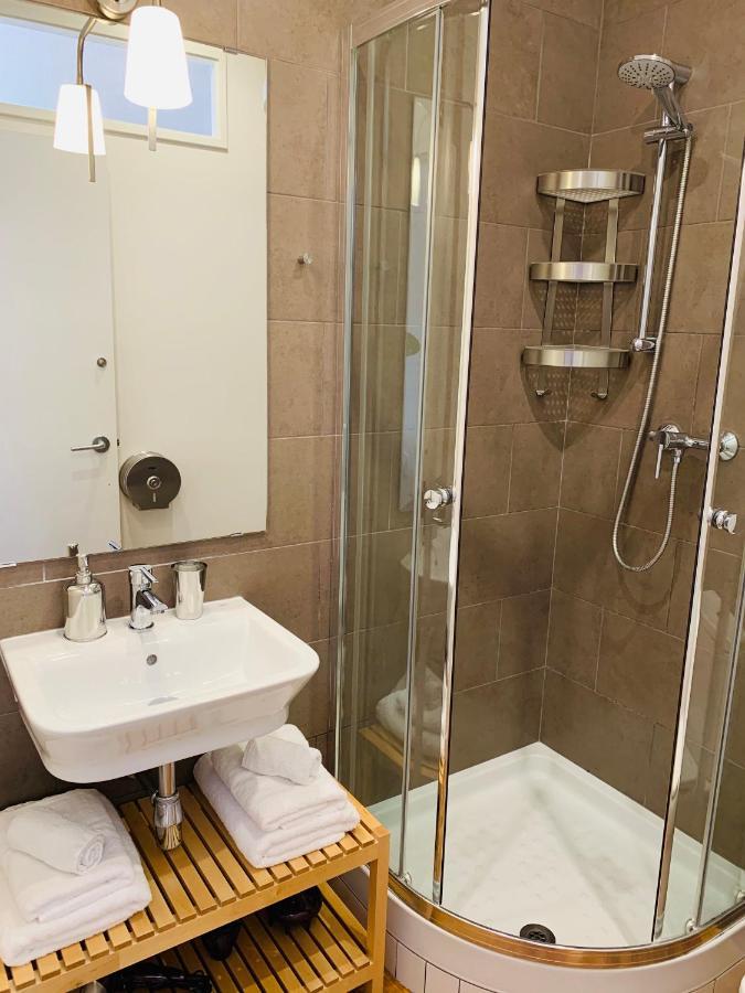 Aptbcn Super Balmes Apartment