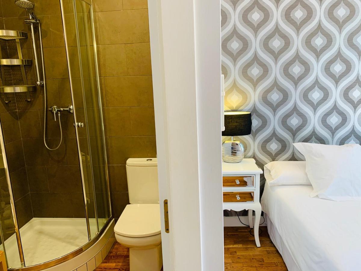 Aptbcn Super Balmes Apartment *