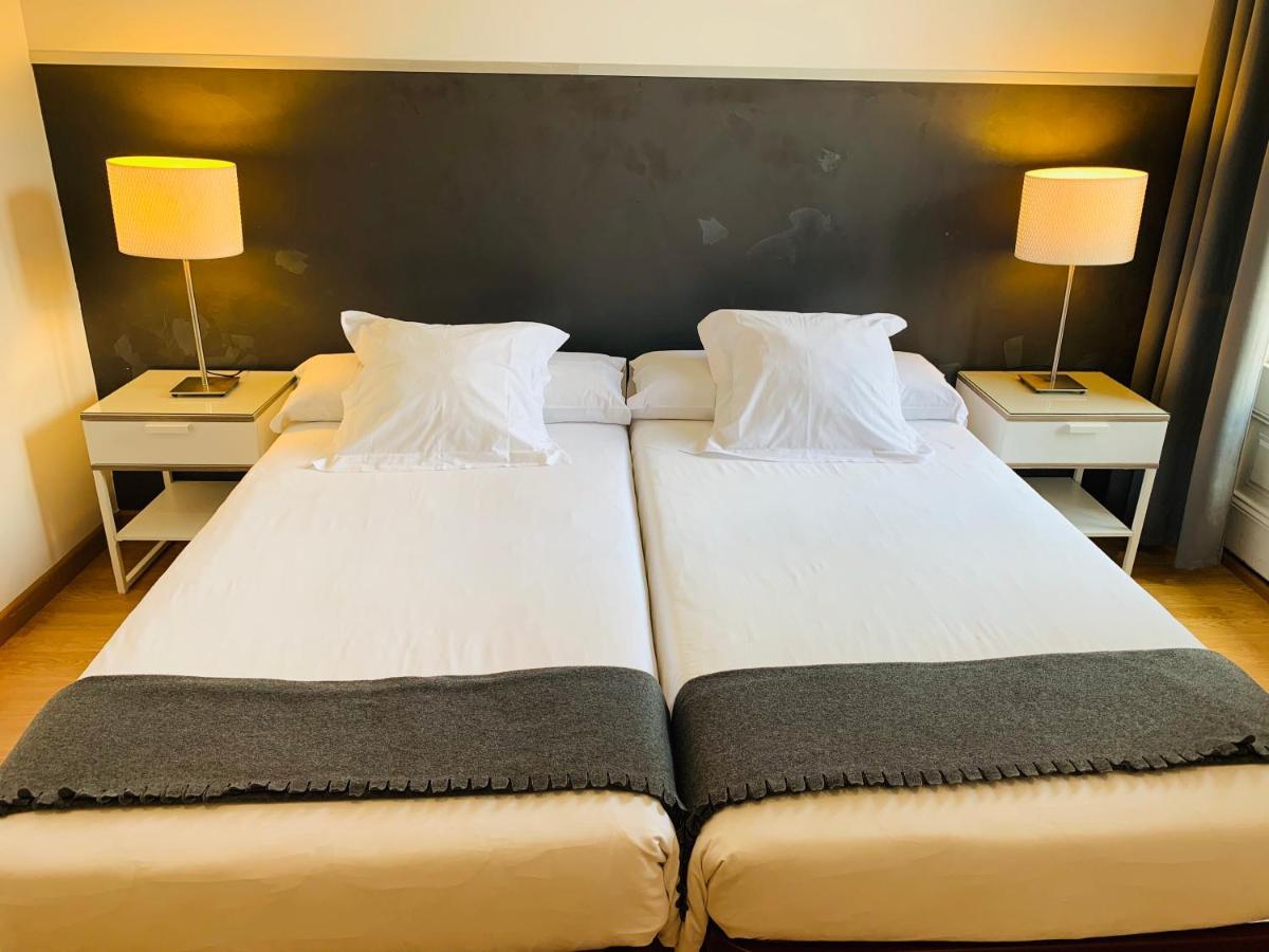 Aptbcn Super Balmes Apartment *