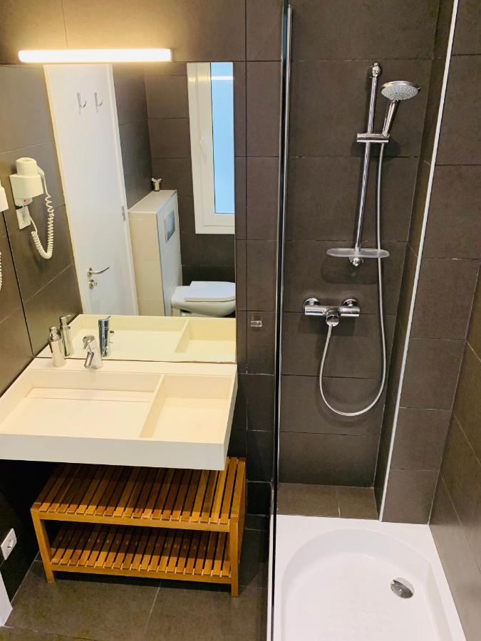 Aptbcn Super Balmes Apartment