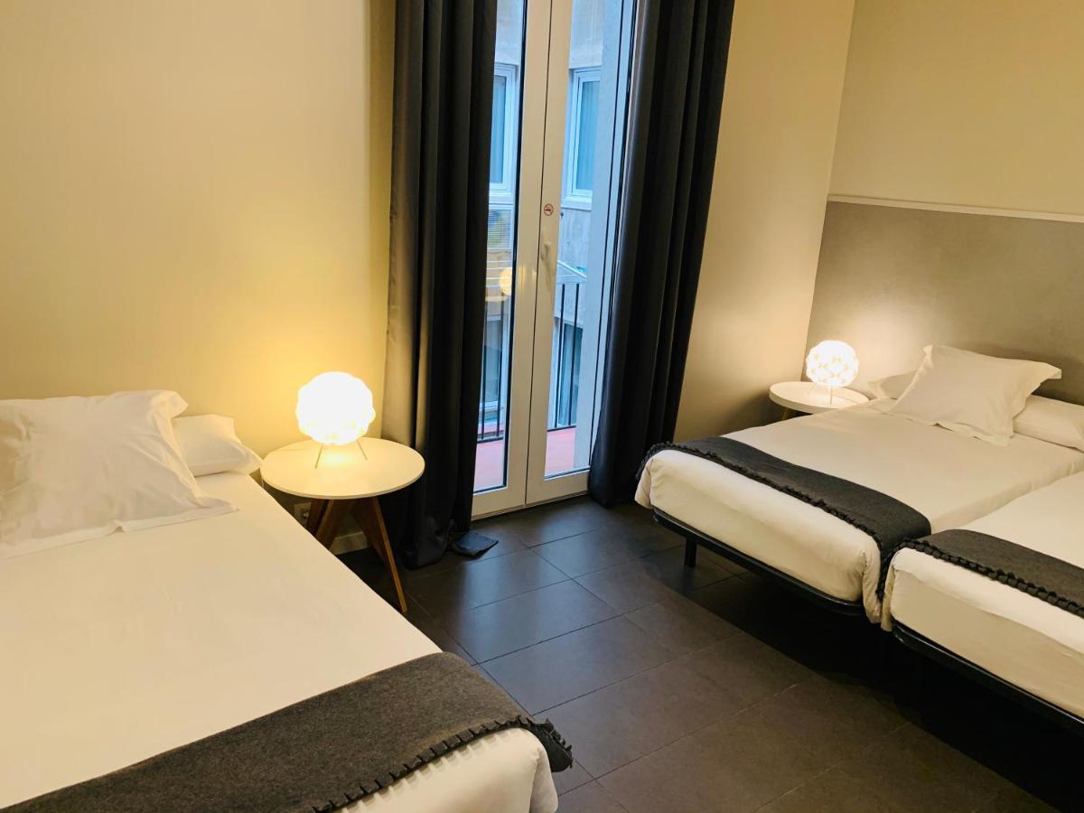 Aptbcn Super Balmes Apartment