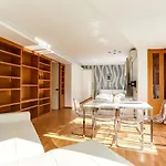 Luminous 2 Bedroom Next To Sagrada Familia