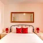 Modern 2 Bedroom Flat In Trendy Poble Sec